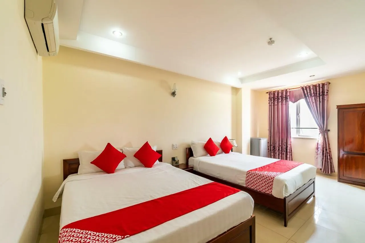 Oyo 375 Hoa Binh Hotel Da Nang