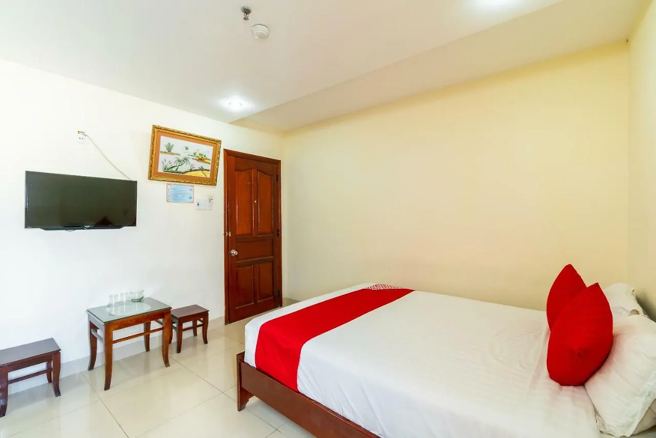 Oyo 375 Hoa Binh Hotel Da Nang