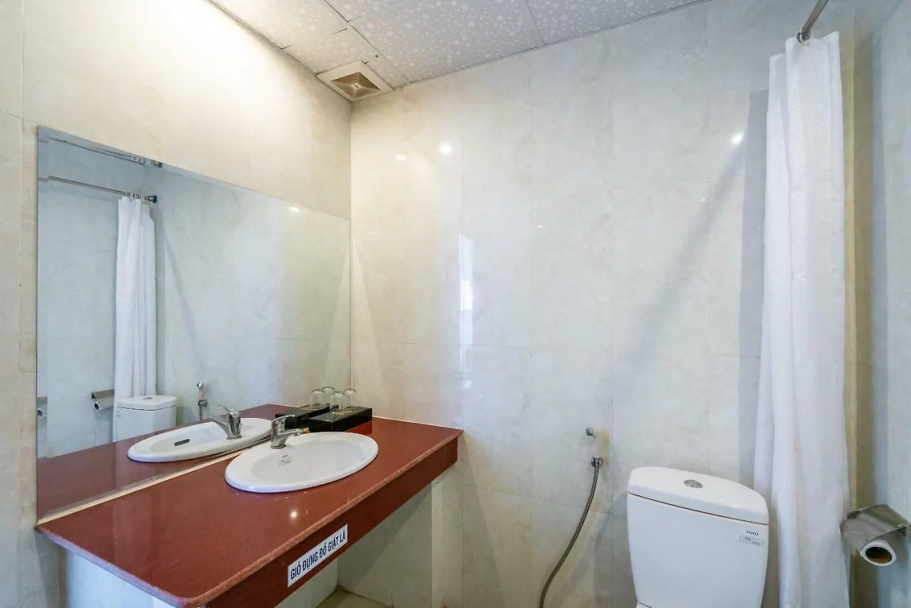 Oyo 375 Hoa Binh Hotel Da Nang