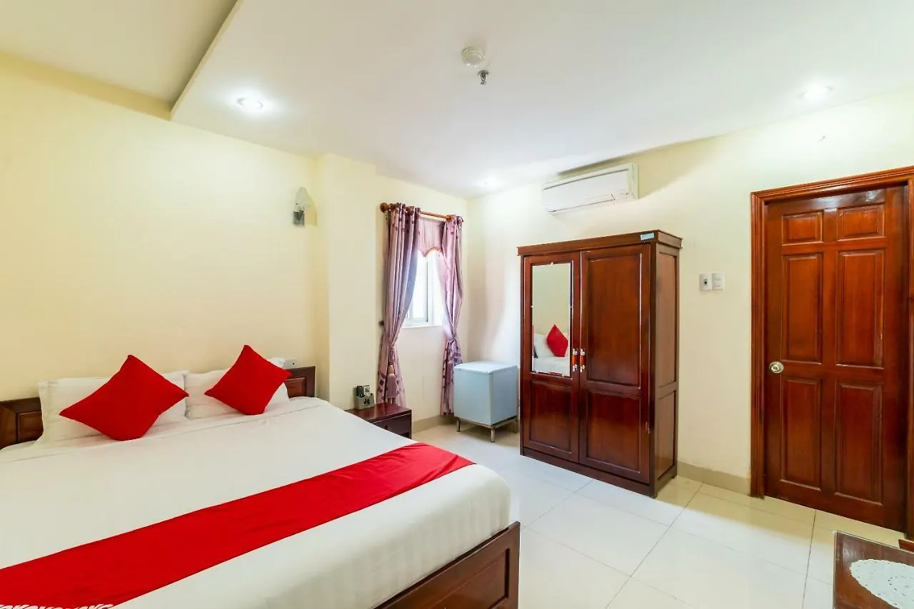 Oyo 375 Hoa Binh Hotel Da Nang