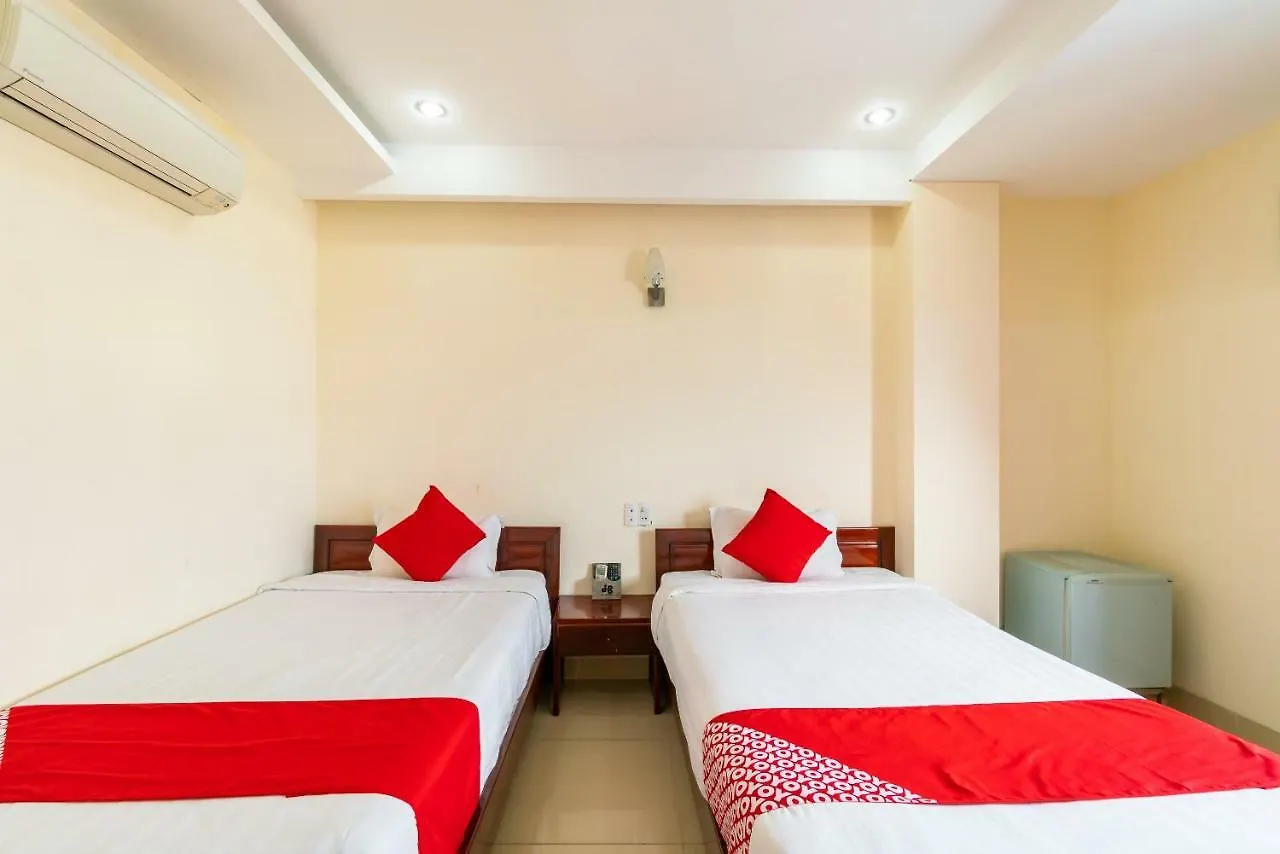 Oyo 375 Hoa Binh Hotel Da Nang