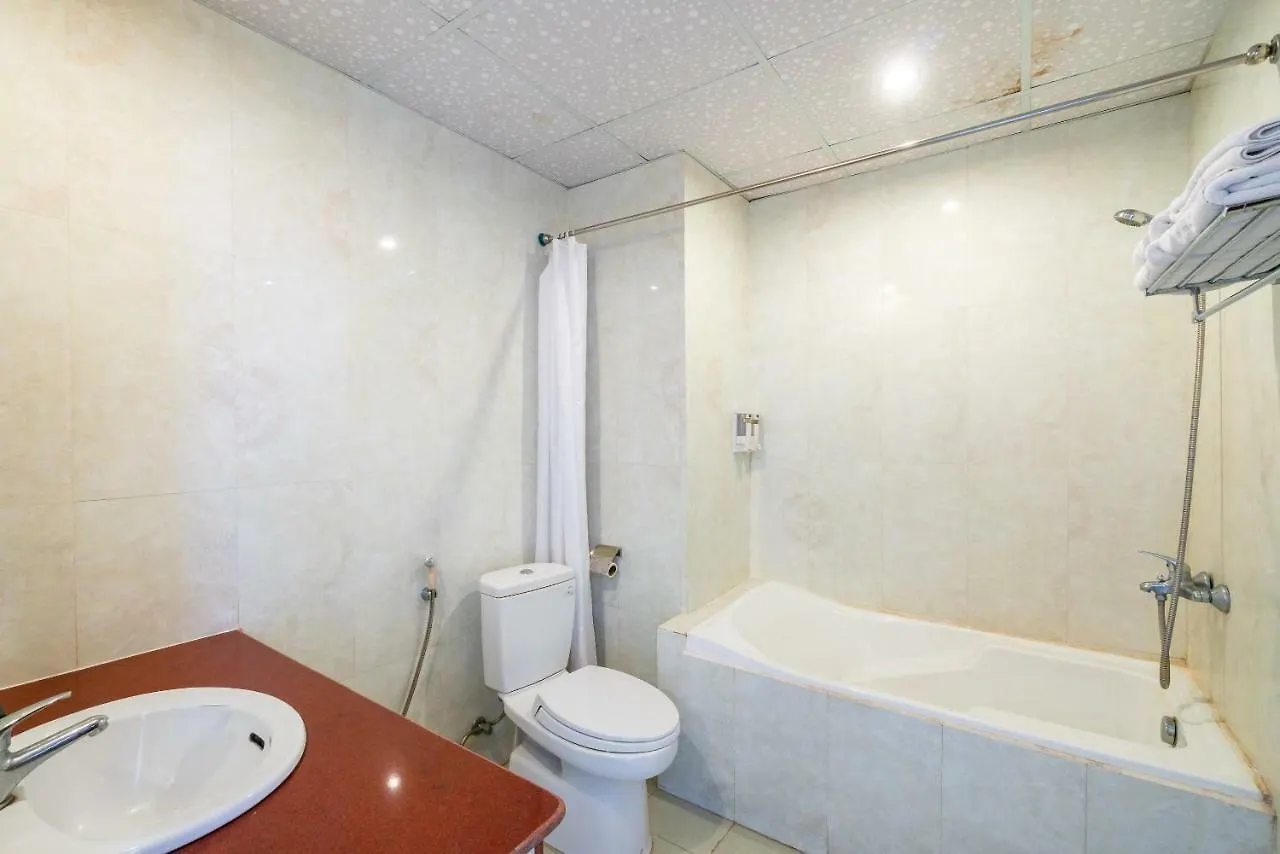 Oyo 375 Hoa Binh Hotel Da Nang